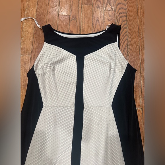 Sandra Darren Black and White Midi Dress - Picture 2 of 10